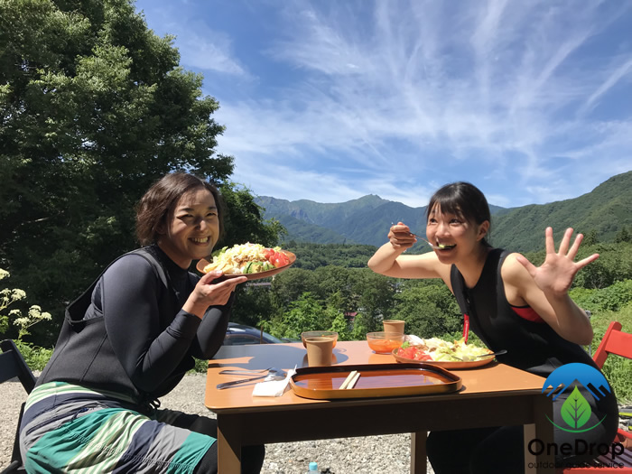 みなかみの町を一望できる丘に立つ「ワンドロップ」。四季折々の魅力をお楽しみください。