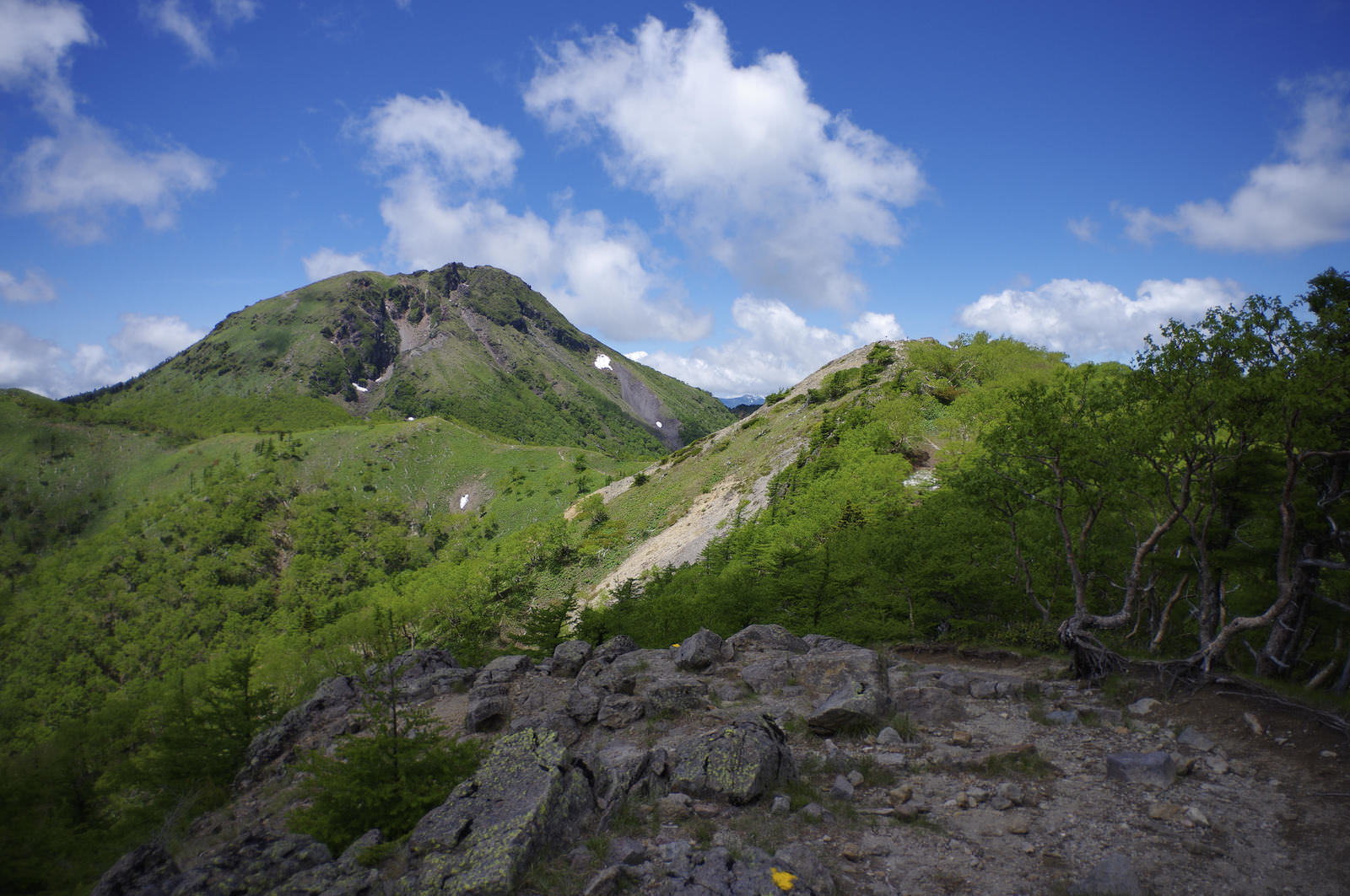 日光白根山登山ガイドツアー