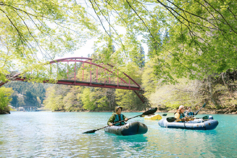 パックラフトカヌー 四万湖