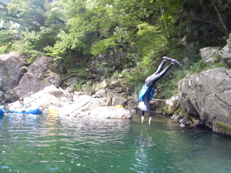 家族貸切パックラフト＆川遊び半日ツアー